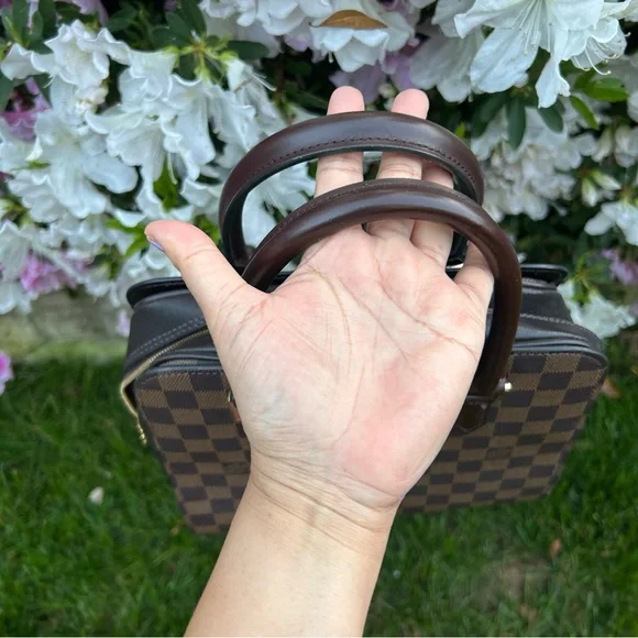 Brown Checkered Fancy Square Purse Red Interior - Picture 6 of 11